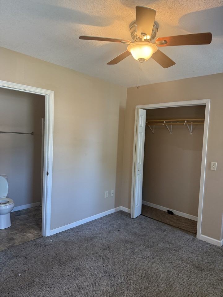 1056 S Main St #3 - Photo 3 of 4