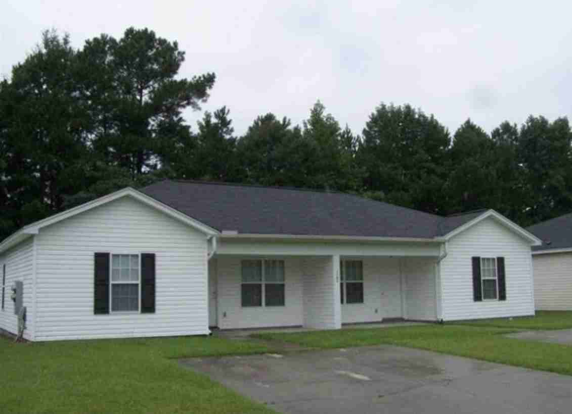 1130 Carver Cir #B - Photo 2 of 2