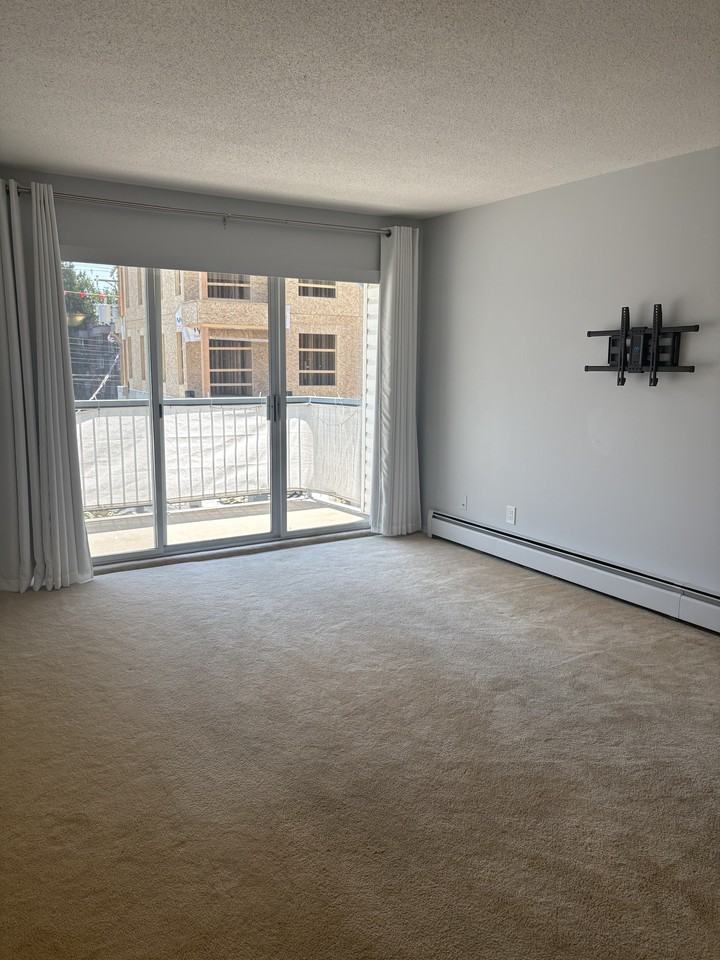 2425 Church Street #307 - Photo 5 of 24