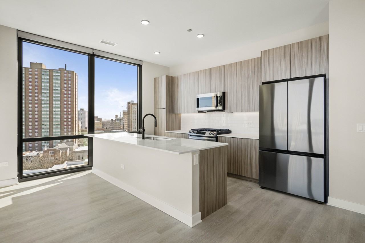 4611 N Broadway St #3-3PH - Photo 2 of 21