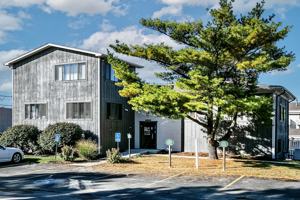 featured image of 10905 N Mill Ct