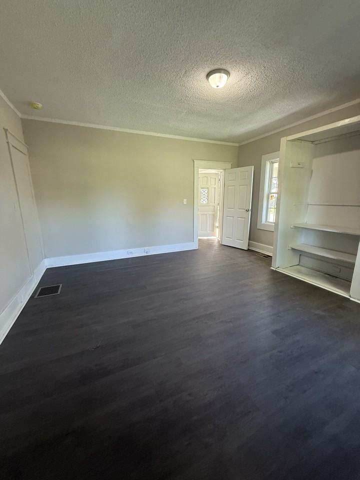 2416 34th Ave N #1 - Photo 5 of 15