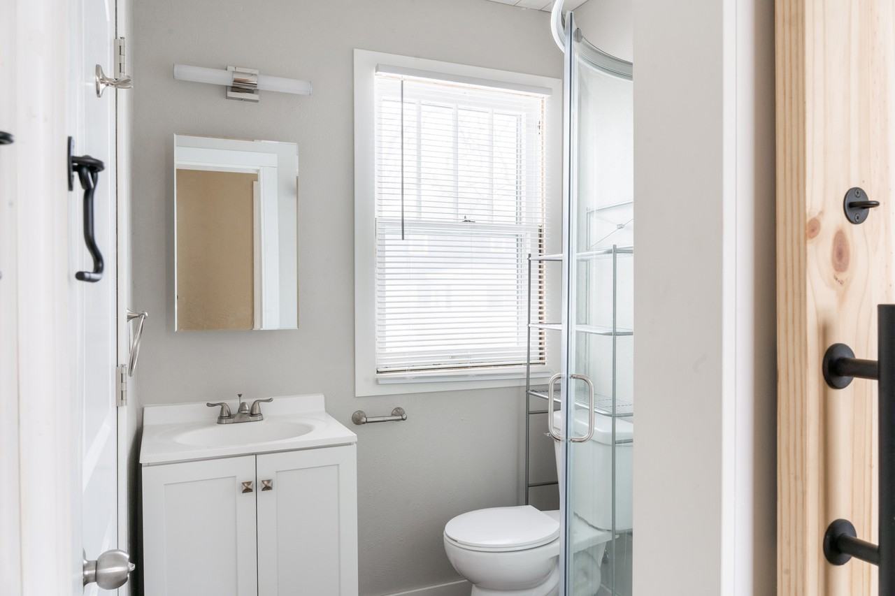 712 W 22nd St #712 - Photo 7 of 50