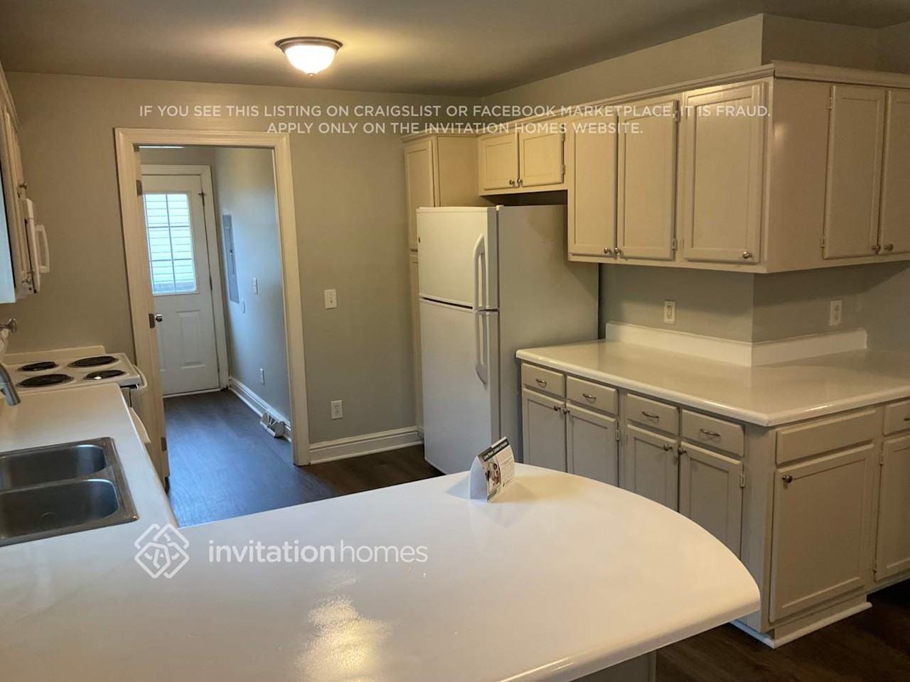 5217 Milhaven Ln - Photo 5 of 16