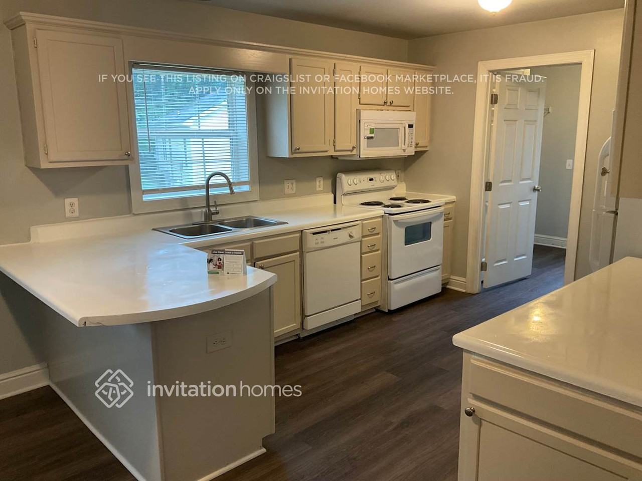 5217 Milhaven Ln - Photo 6 of 16