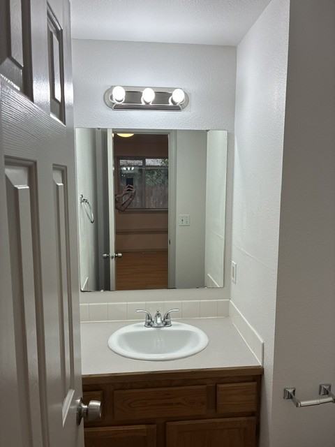 1887 W Overland Rd #101 - Photo 6 of 7