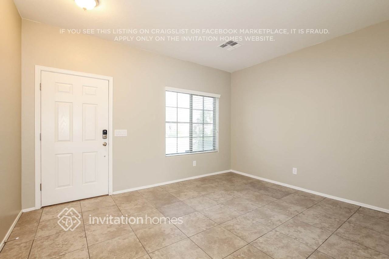 17263 W Acapulco Ln - Photo 3 of 20