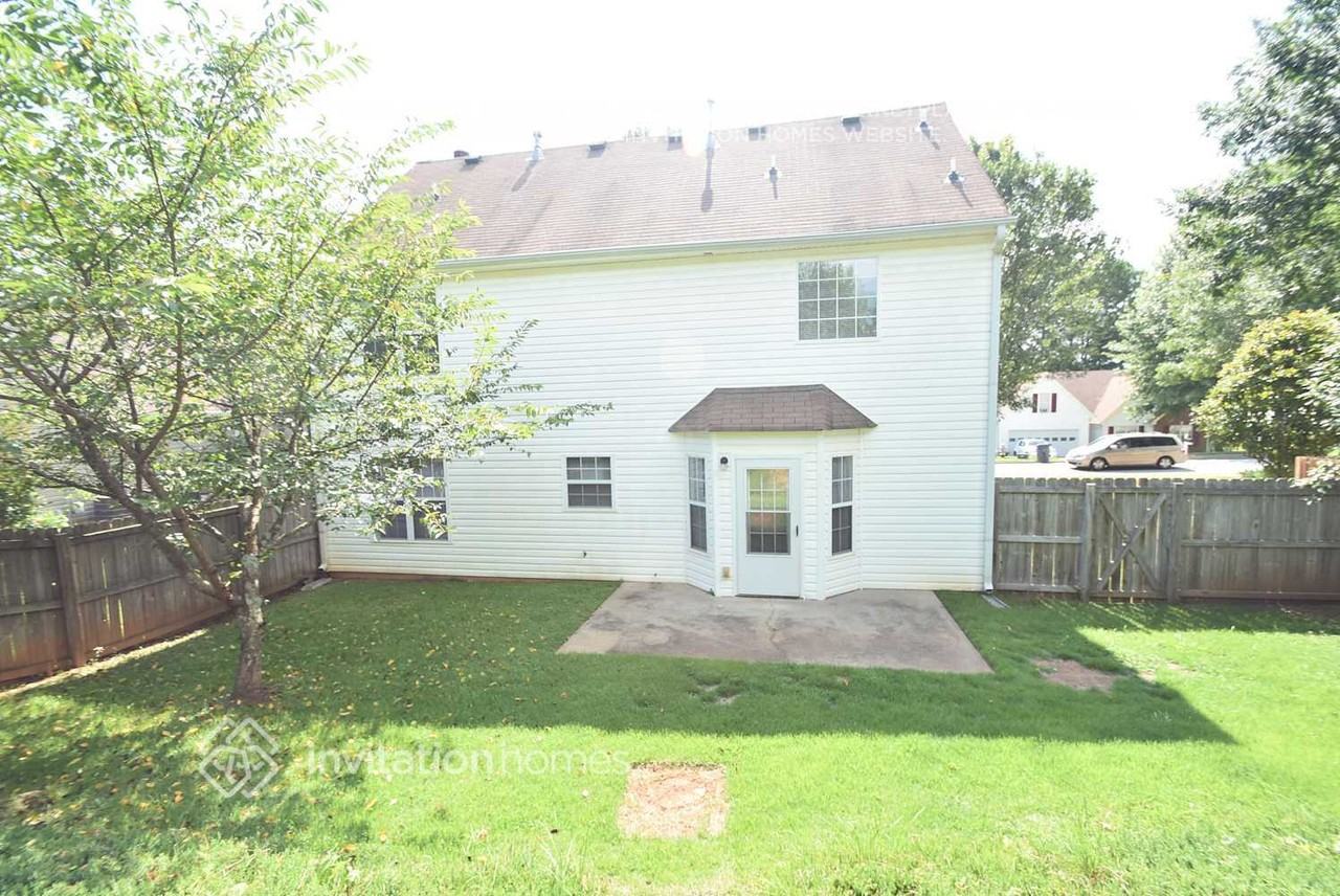 1533 Hayden Mill Way - Photo 4 of 5