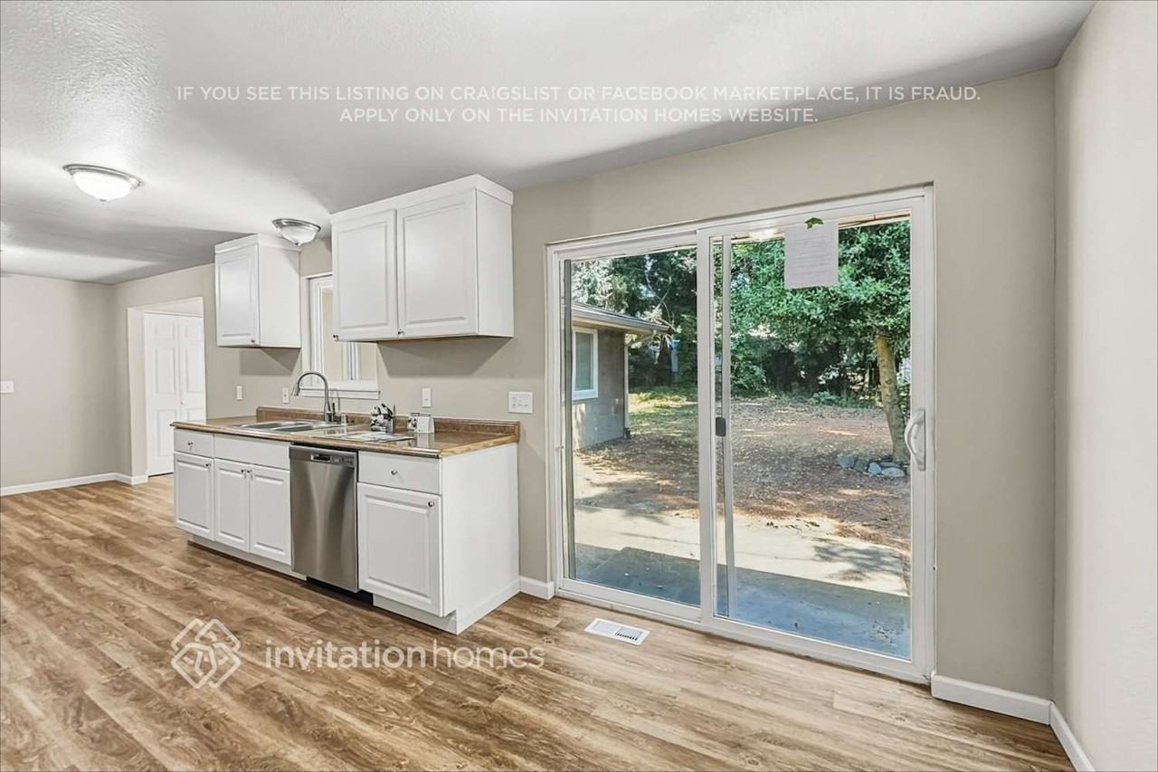 23922 99th Ave S - Photo 4 of 19