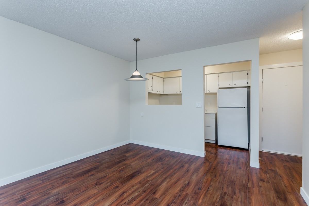 Harwood Apartments - Photo 7 of 8