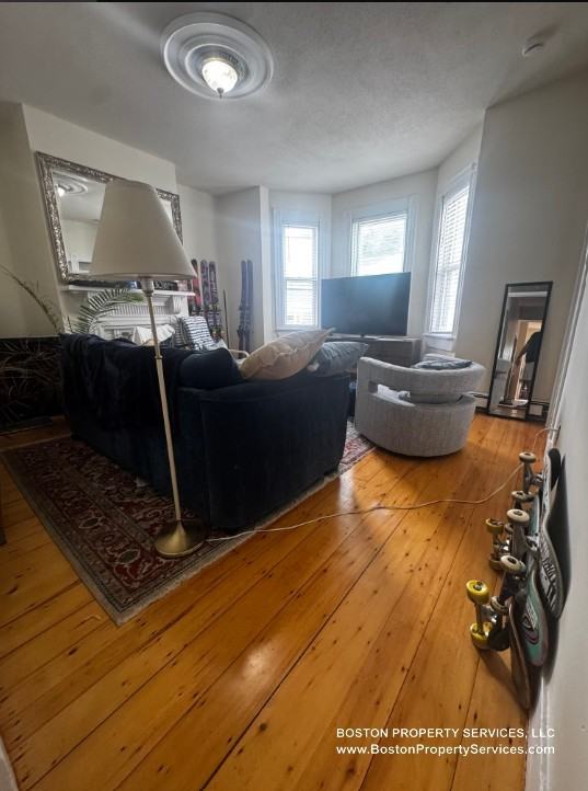 818 Parker St #2 - Photo 2 of 4