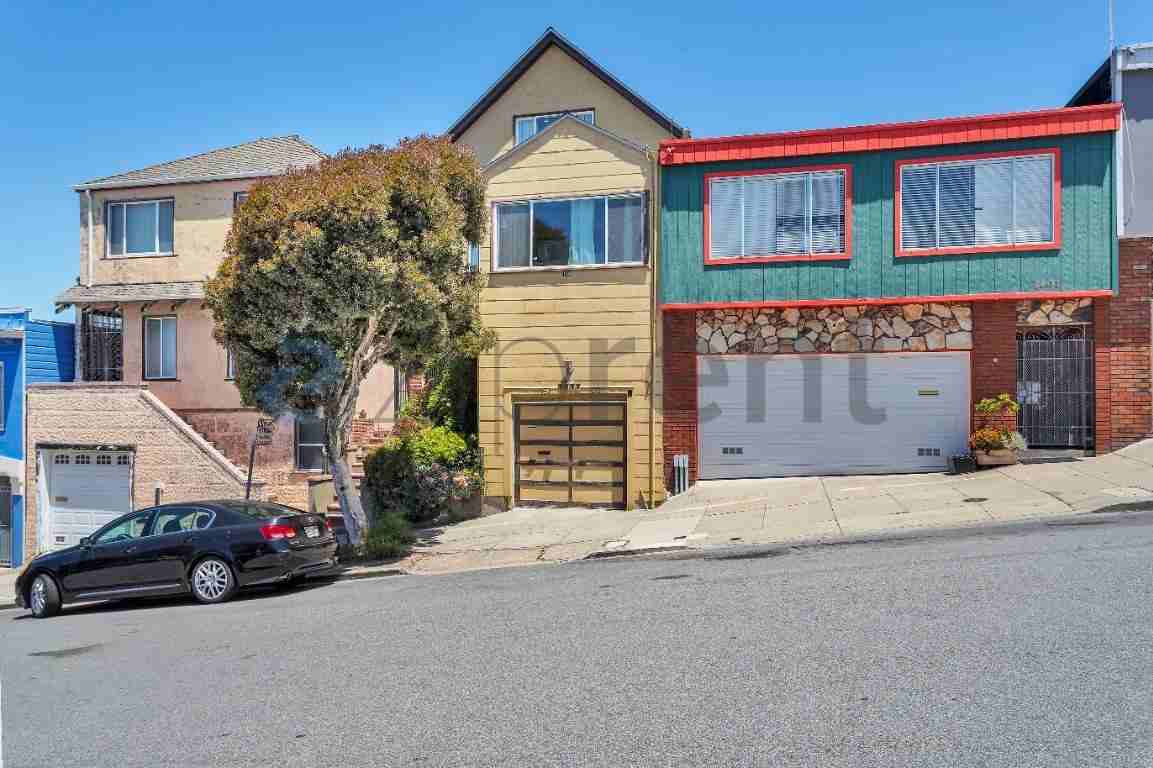 1444 Newcomb Ave
