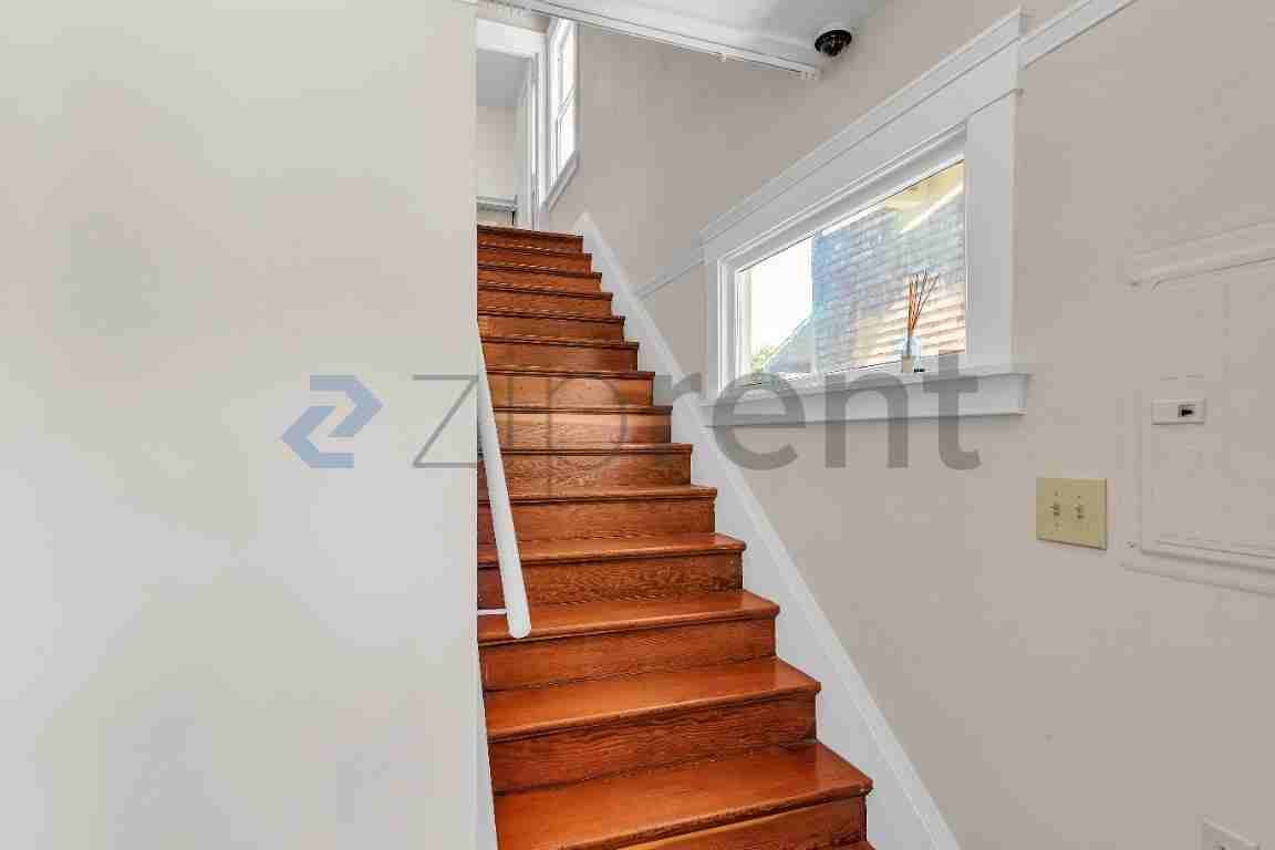 5737 Claremont Ave - Photo 5 of 23