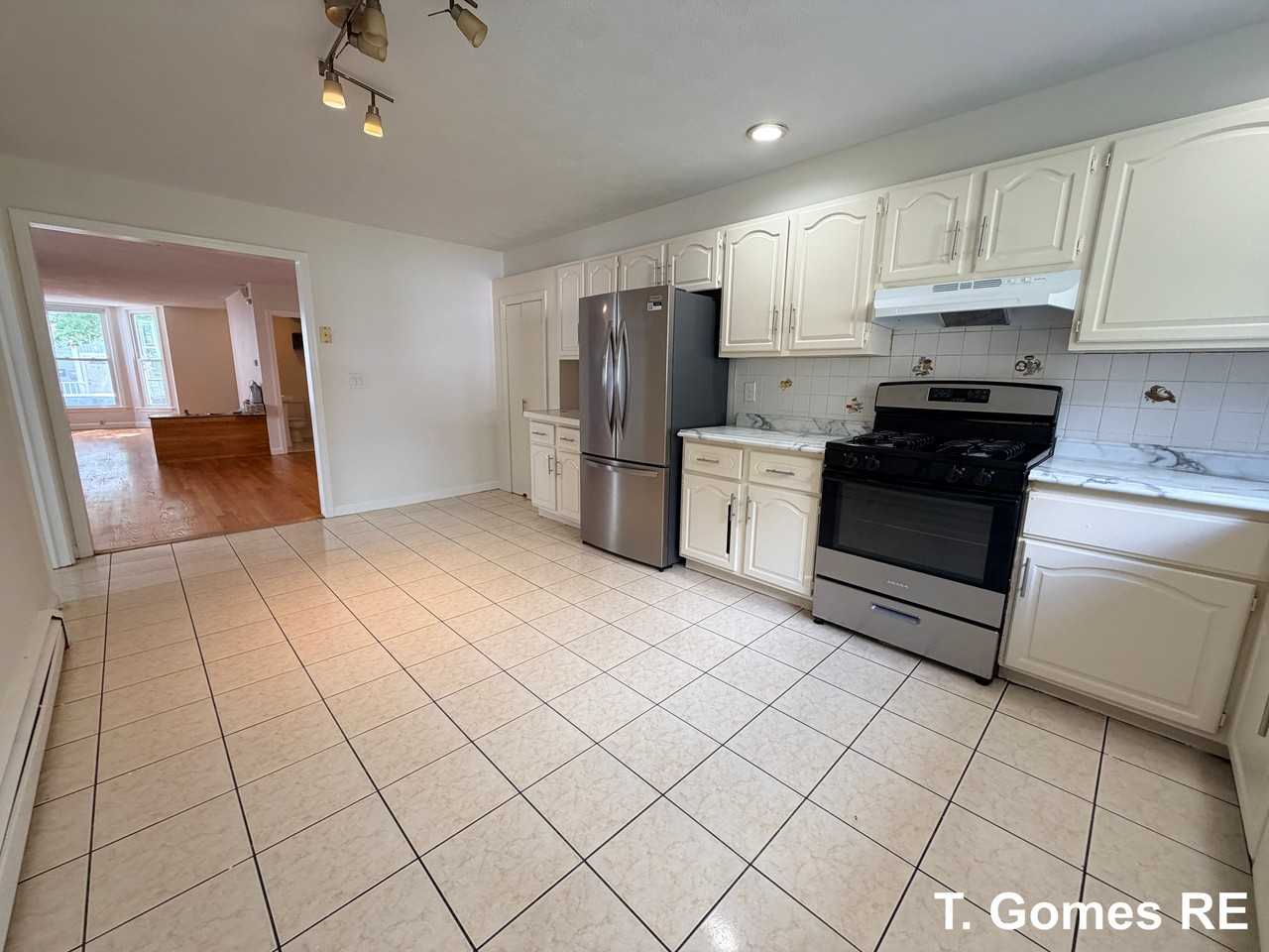141 Bloomingdale St #1 - Photo 4 of 17