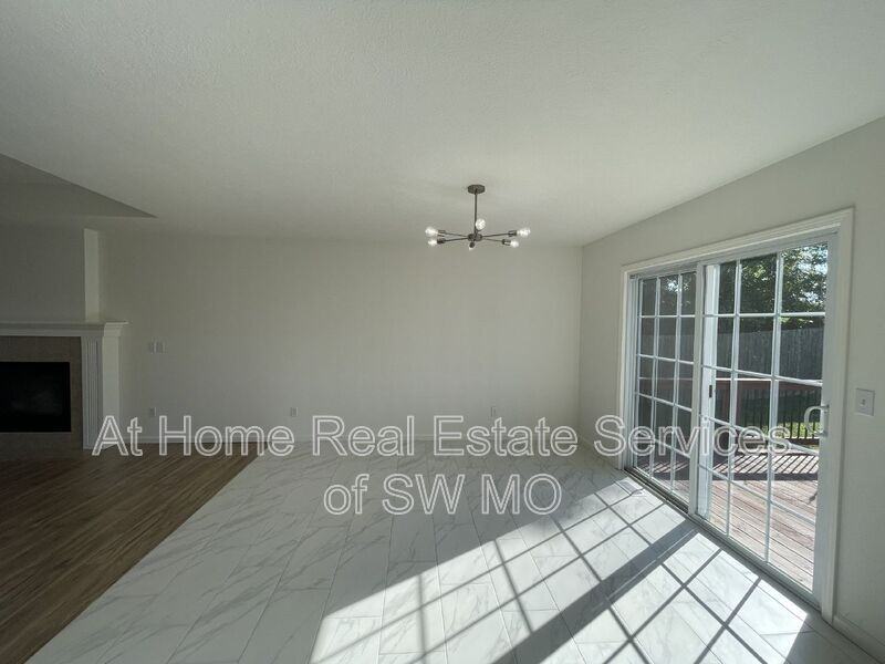 977 S Ballard Dr - Photo 4 of 21