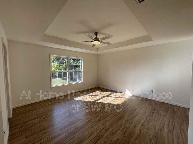 977 S Ballard Dr - Photo 6 of 21