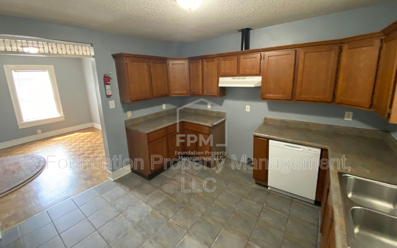 3563 Rockwood Ave - Photo 4 of 18