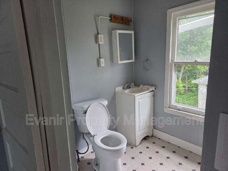 626 Pritz Ave - Photo 4 of 7