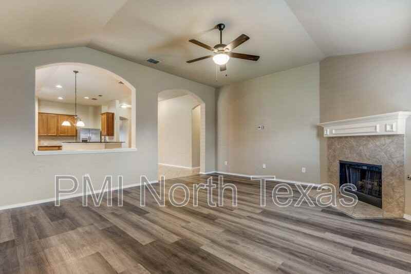 720 Meandering Trl - Photo 3 of 18