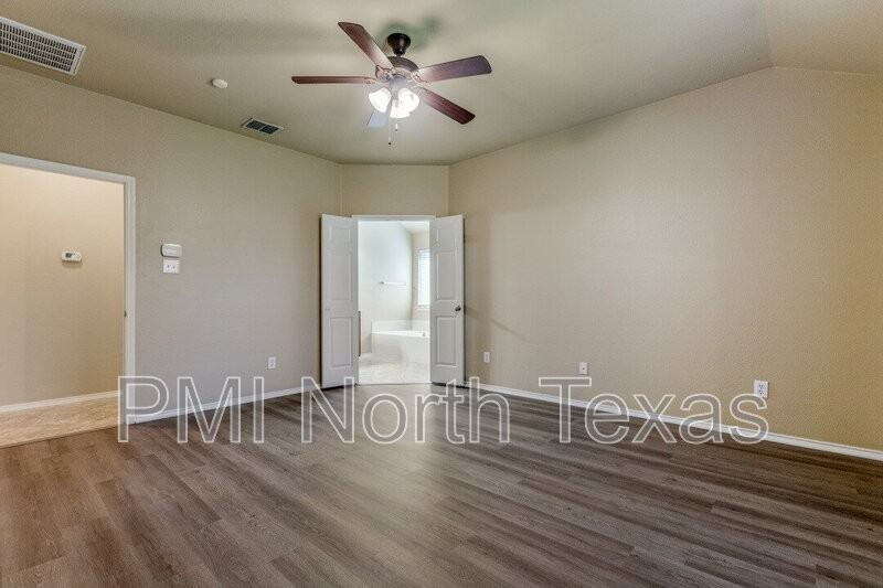 720 Meandering Trl - Photo 6 of 18
