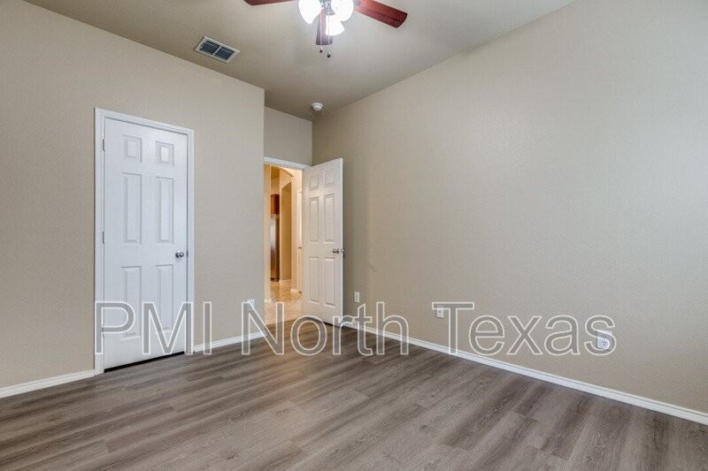 720 Meandering Trl - Photo 7 of 18