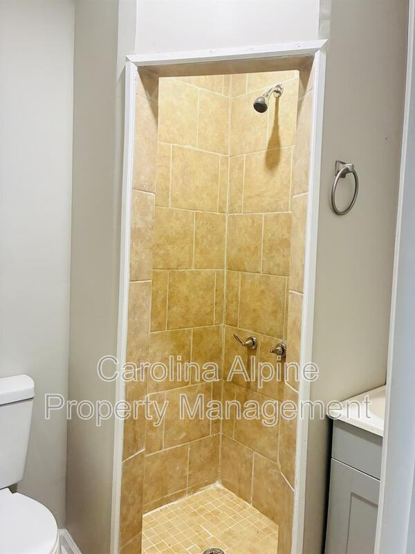 611 Buffalo St - Photo 6 of 37