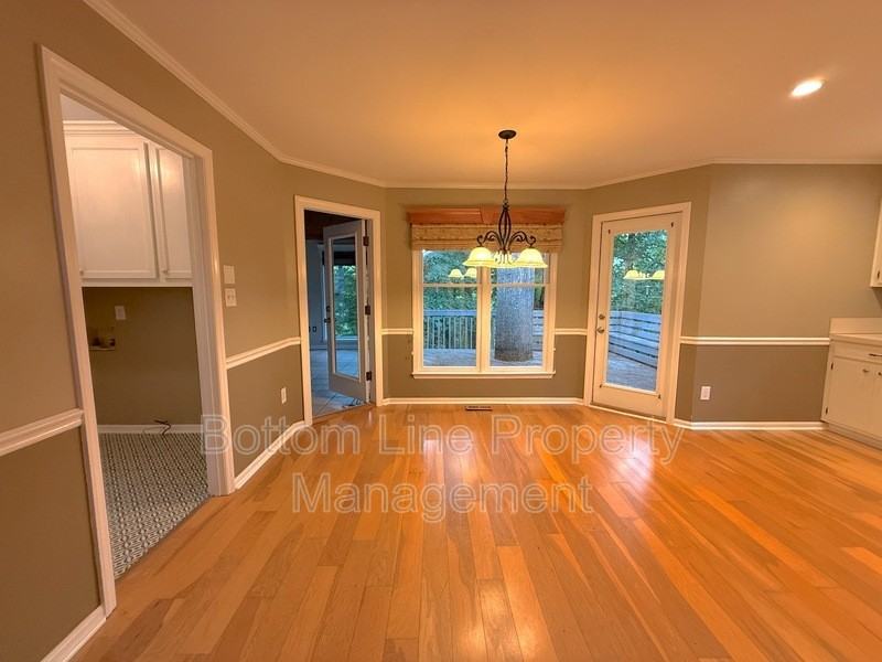 317 Treeline Dr - Photo 5 of 24