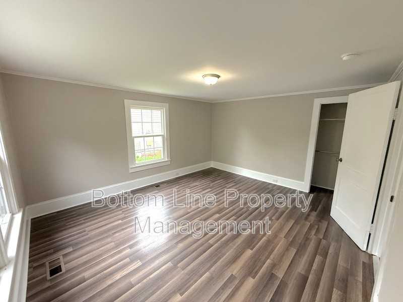 1429 W Horah St - Photo 5 of 16