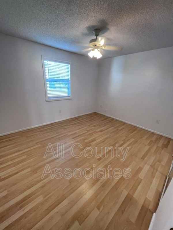 6431 Drexel Dr #8 - Photo 5 of 17