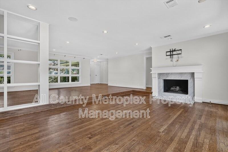 5804 Norway Rd - Photo 4 of 20