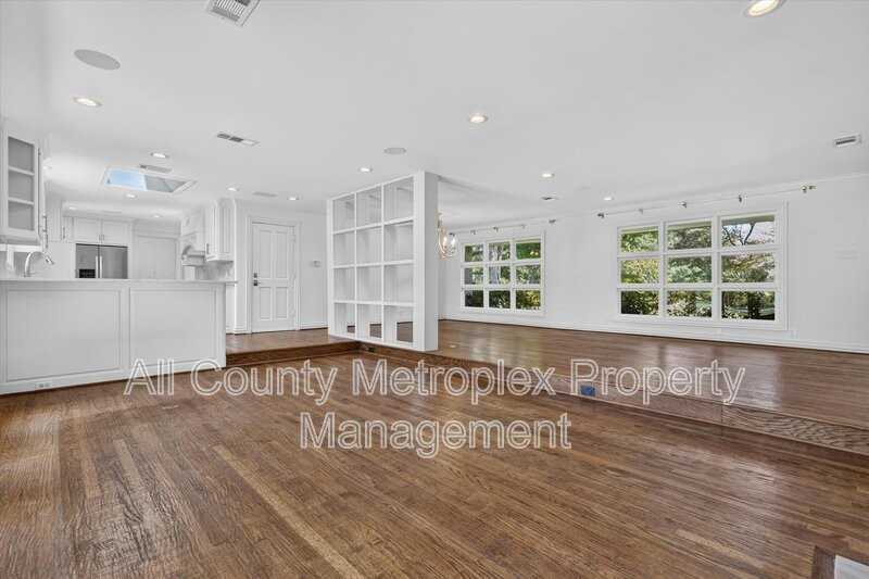 5804 Norway Rd - Photo 5 of 20