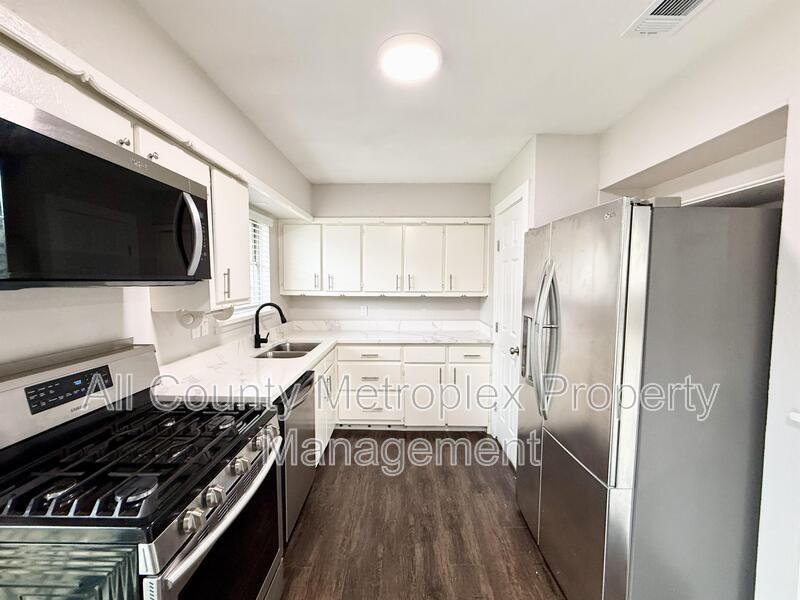 2577 Brandywine Dr - Photo 2 of 6