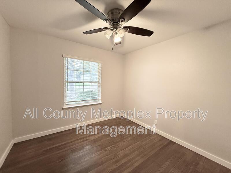 2577 Brandywine Dr - Photo 3 of 6