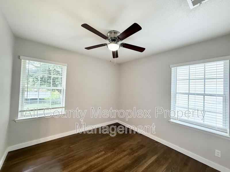 2577 Brandywine Dr - Photo 4 of 6