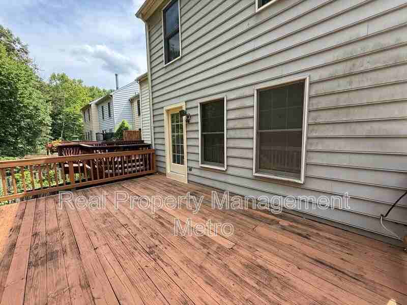 9417 Steeple Ct - Photo 3 of 22
