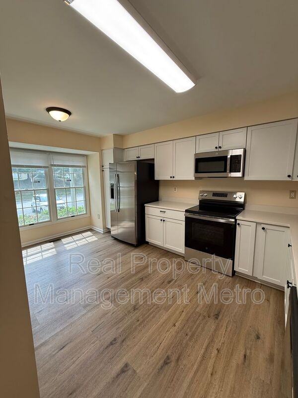 9417 Steeple Ct - Photo 6 of 22