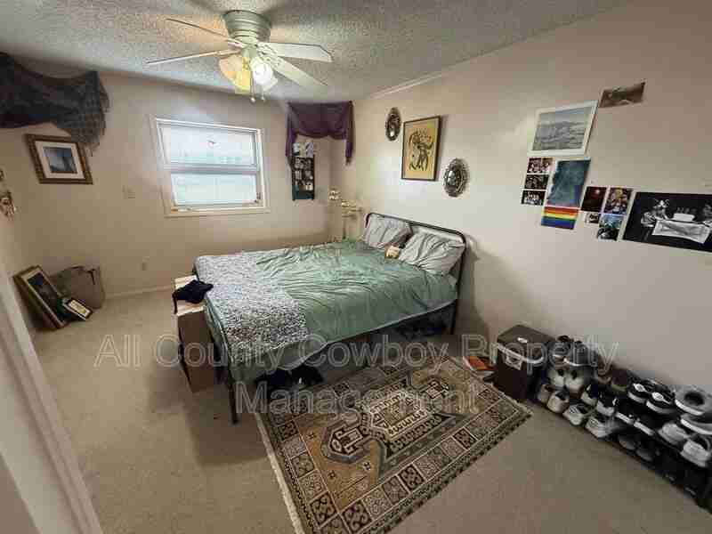 1463 N 17th St - Photo 6 of 16