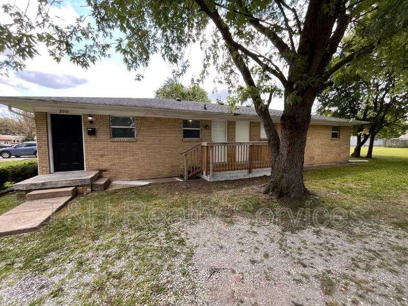 2601 E Bradbury Ave - Photo 3 of 15