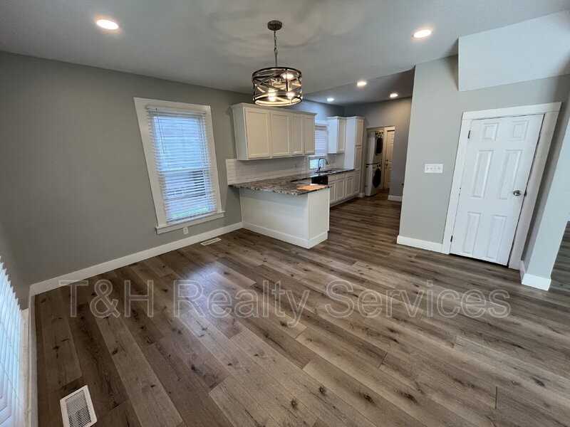 6155 Broadway St - Photo 7 of 24
