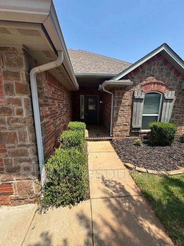 6705 Nw 159th St - Photo 5 of 26
