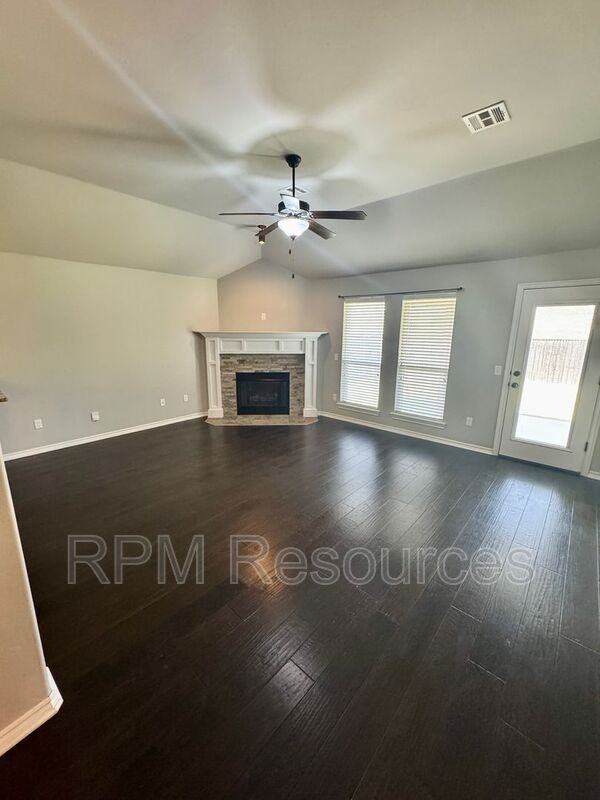 6705 Nw 159th St - Photo 6 of 26
