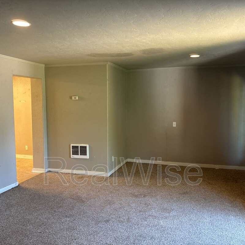1639 Se Main St #1 - Photo 6 of 11