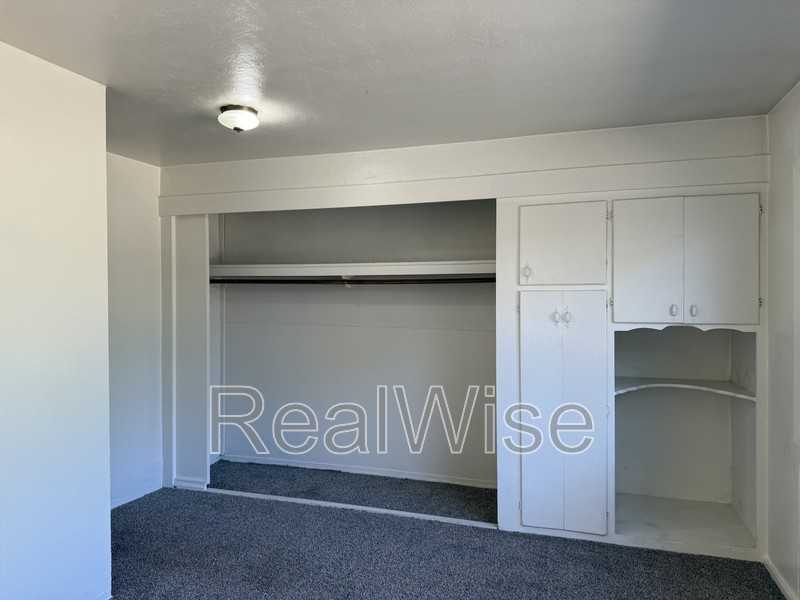 3028 Ne Douglas Ave - Photo 2 of 7