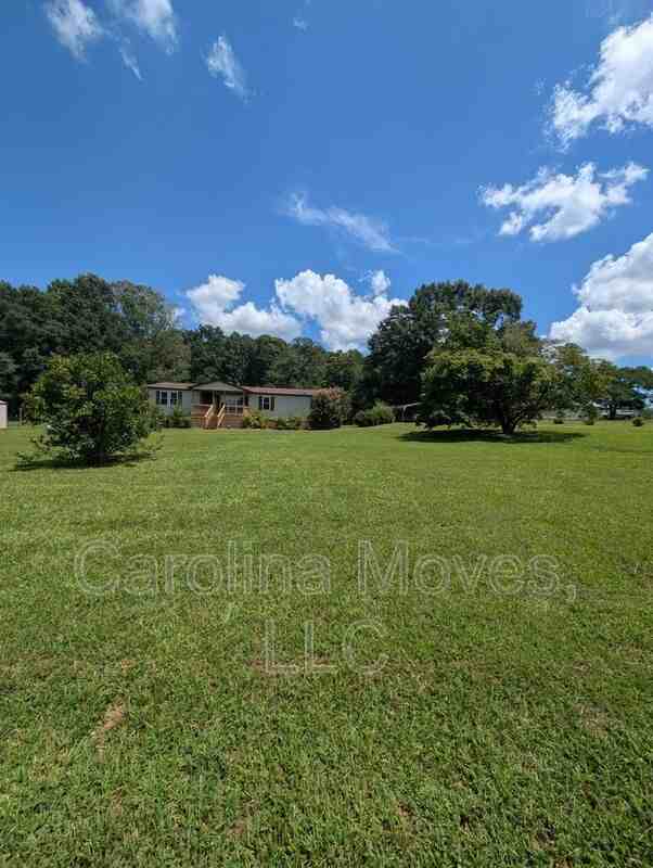 220 Farrs Rd - Photo 2 of 18