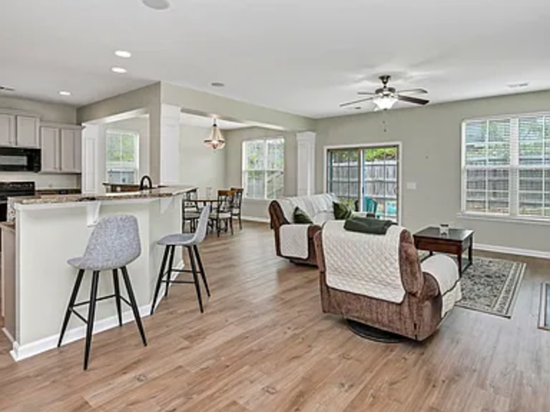 336 Eastfair Dr - Photo 3 of 18