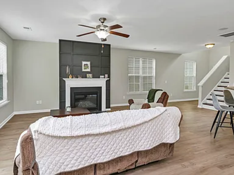 336 Eastfair Dr - Photo 5 of 18