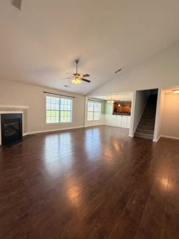 925 Corison Loop - Photo 3 of 29