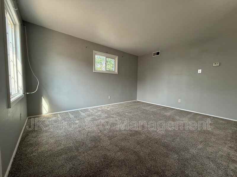 1322 1st Ave Nw #02 - Photo 4 of 13
