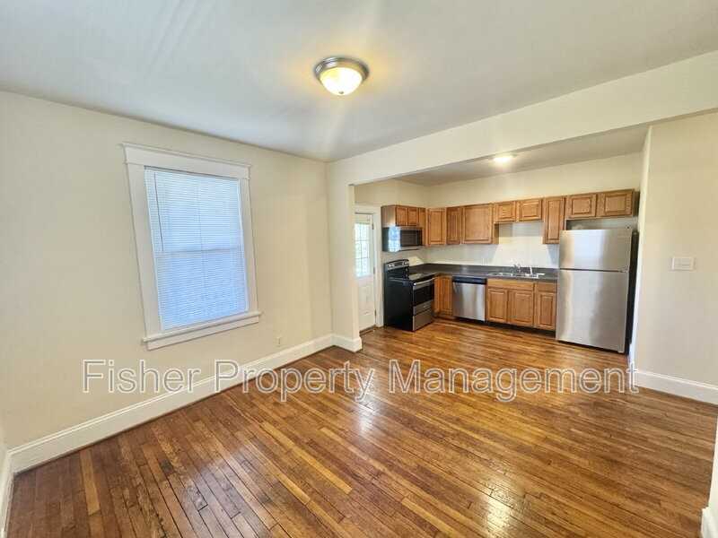 1514 Bainbridge St #B - Photo 7 of 18
