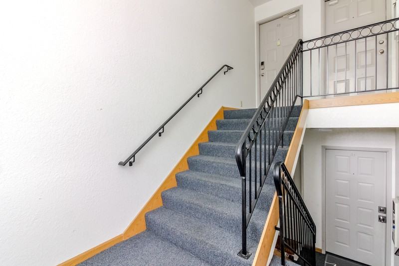625 N Jackson Ave #B42 - Photo 5 of 29